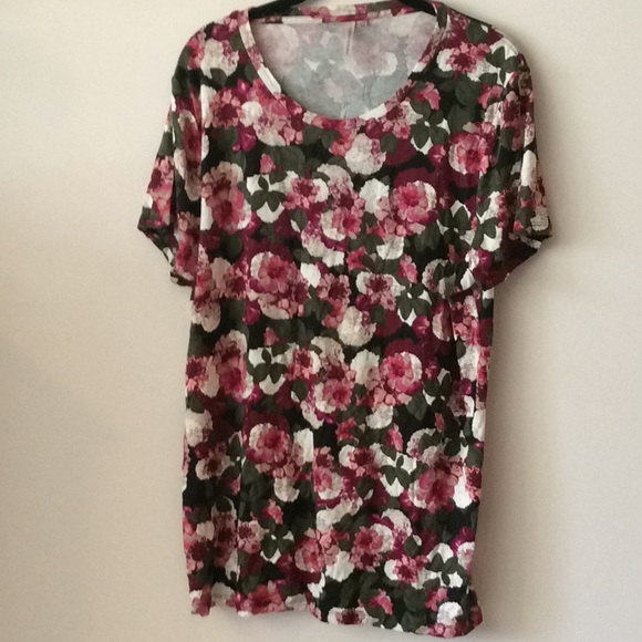 Banana Republic Tops - Banana republic tee